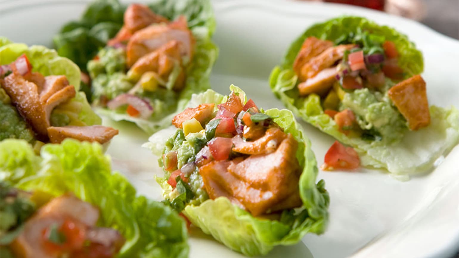 taco-salmon-in-crisp-lettuce-leaves